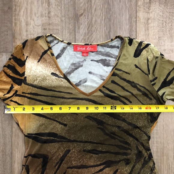 GABRIELLA MOLINARI Animal Print V-Neck Viscose Blend Top - Picture 6 of 7